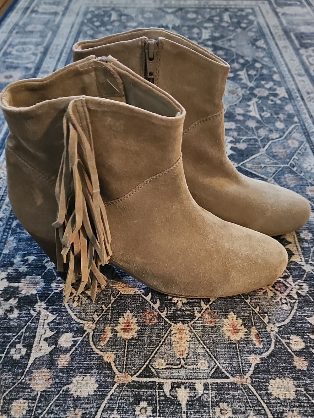 NEW! Fringe Suede Ankle Booties Taupe DIBA Brand, Size 10
